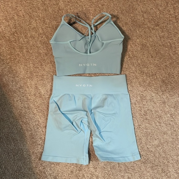 NVGTN SET - Pastel Blue Lift Seamless Shorts, Pastel Blue Flourish Seamless Bra. - Picture 2 of 4